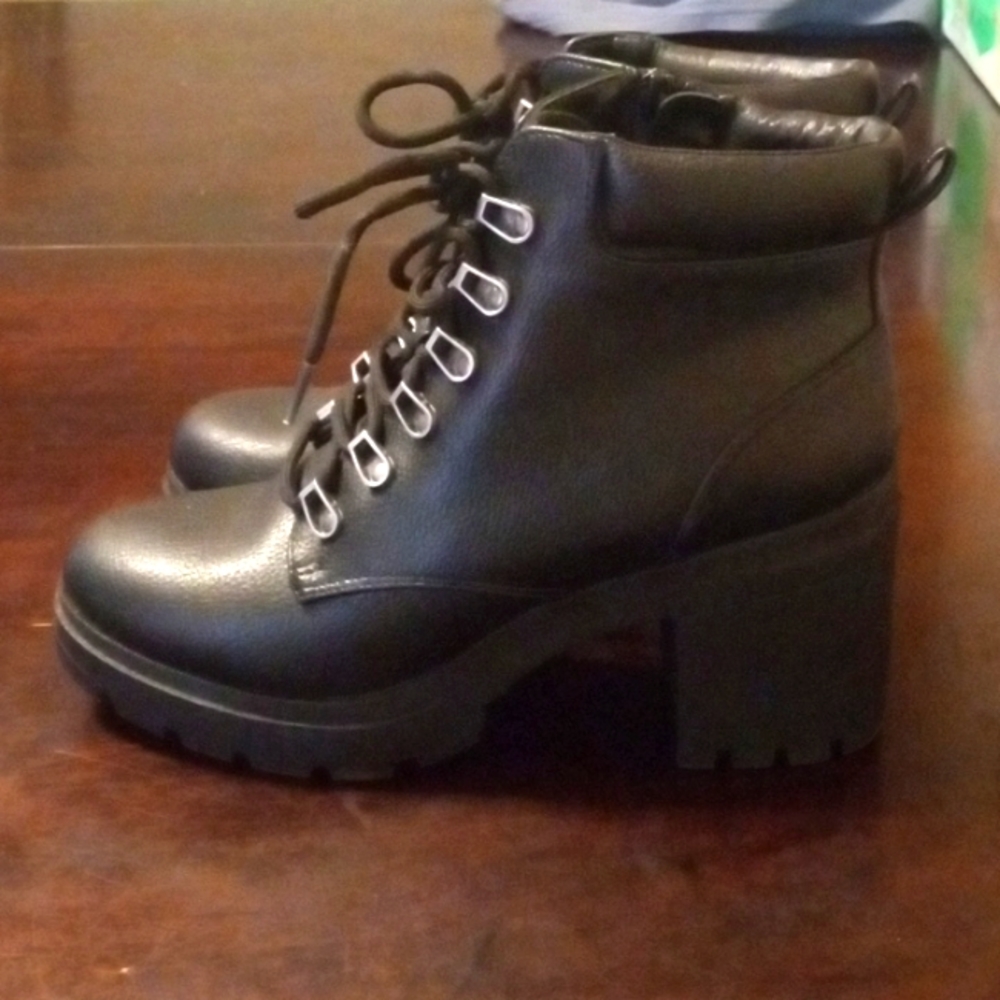 BOOTS